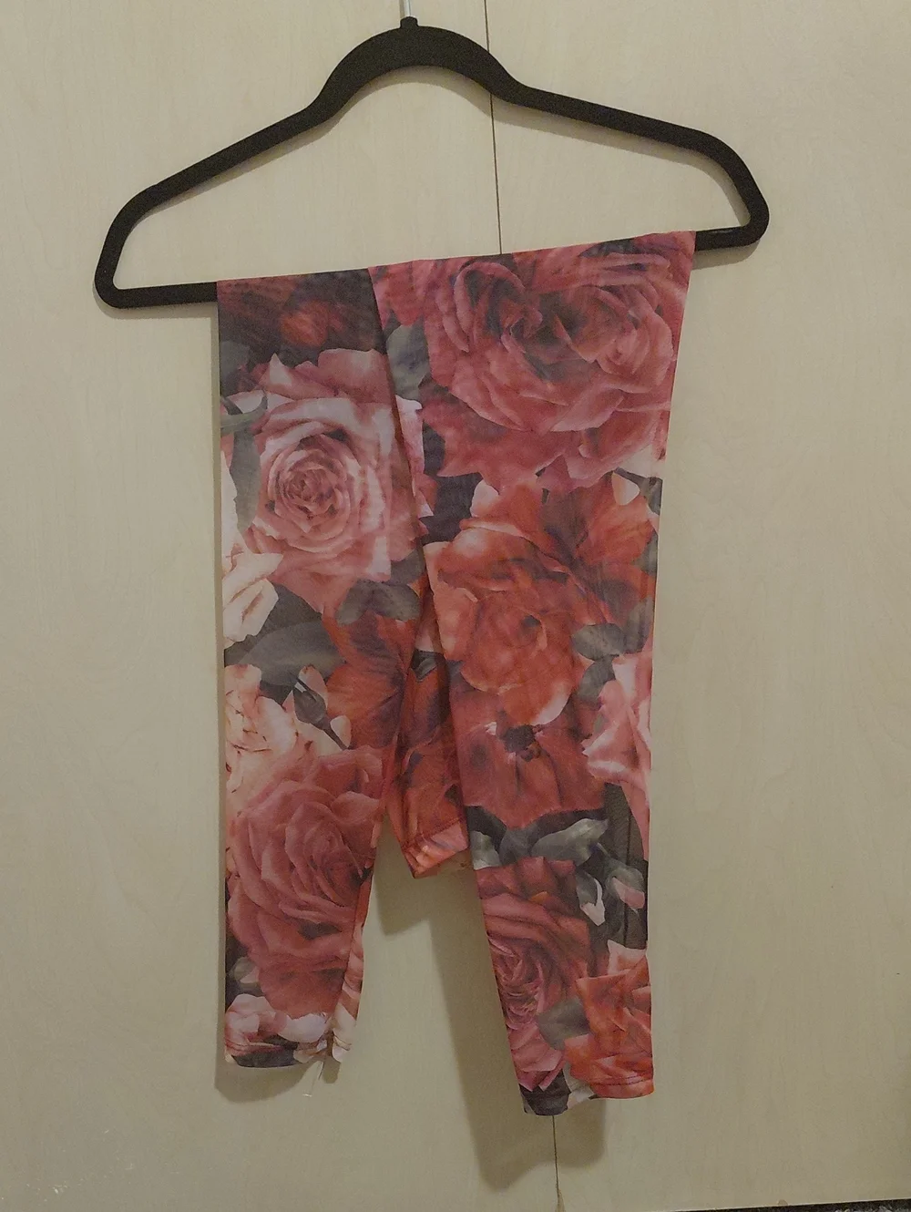 Womans Floral Rose Print Leggings - Red/Pink